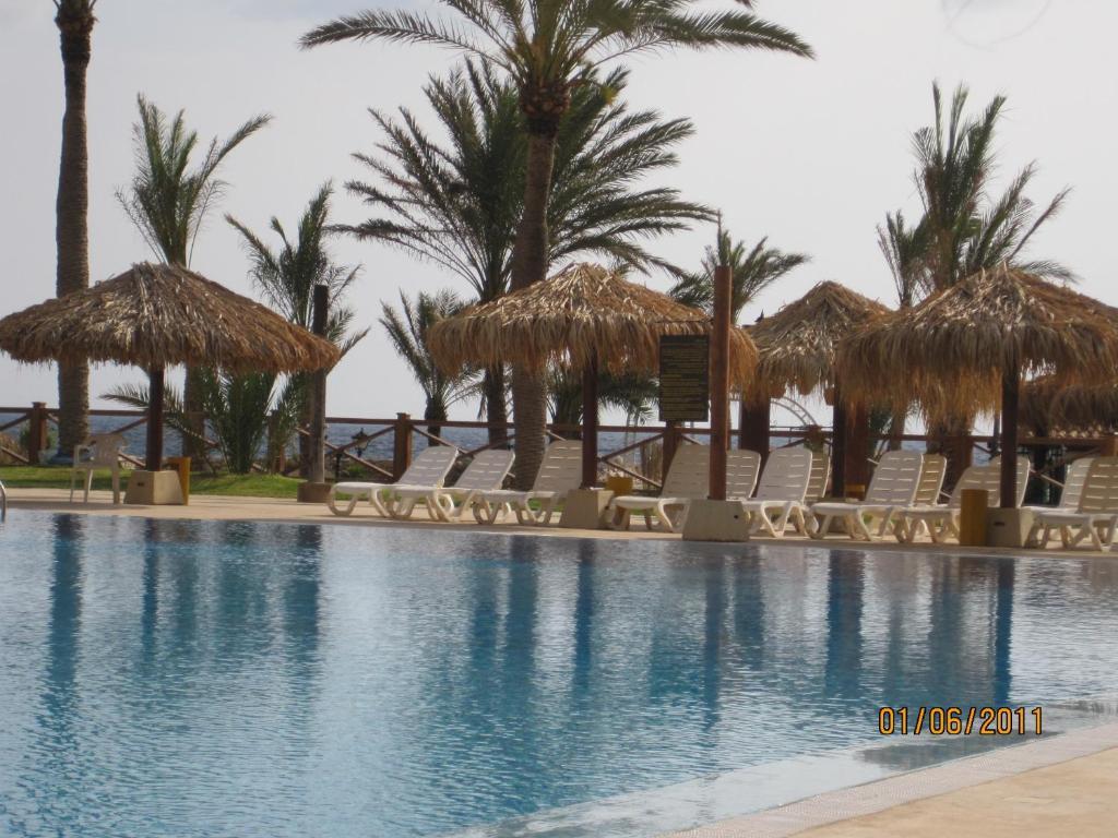 Sawary Beach Hotel 拜特龙 外观 照片