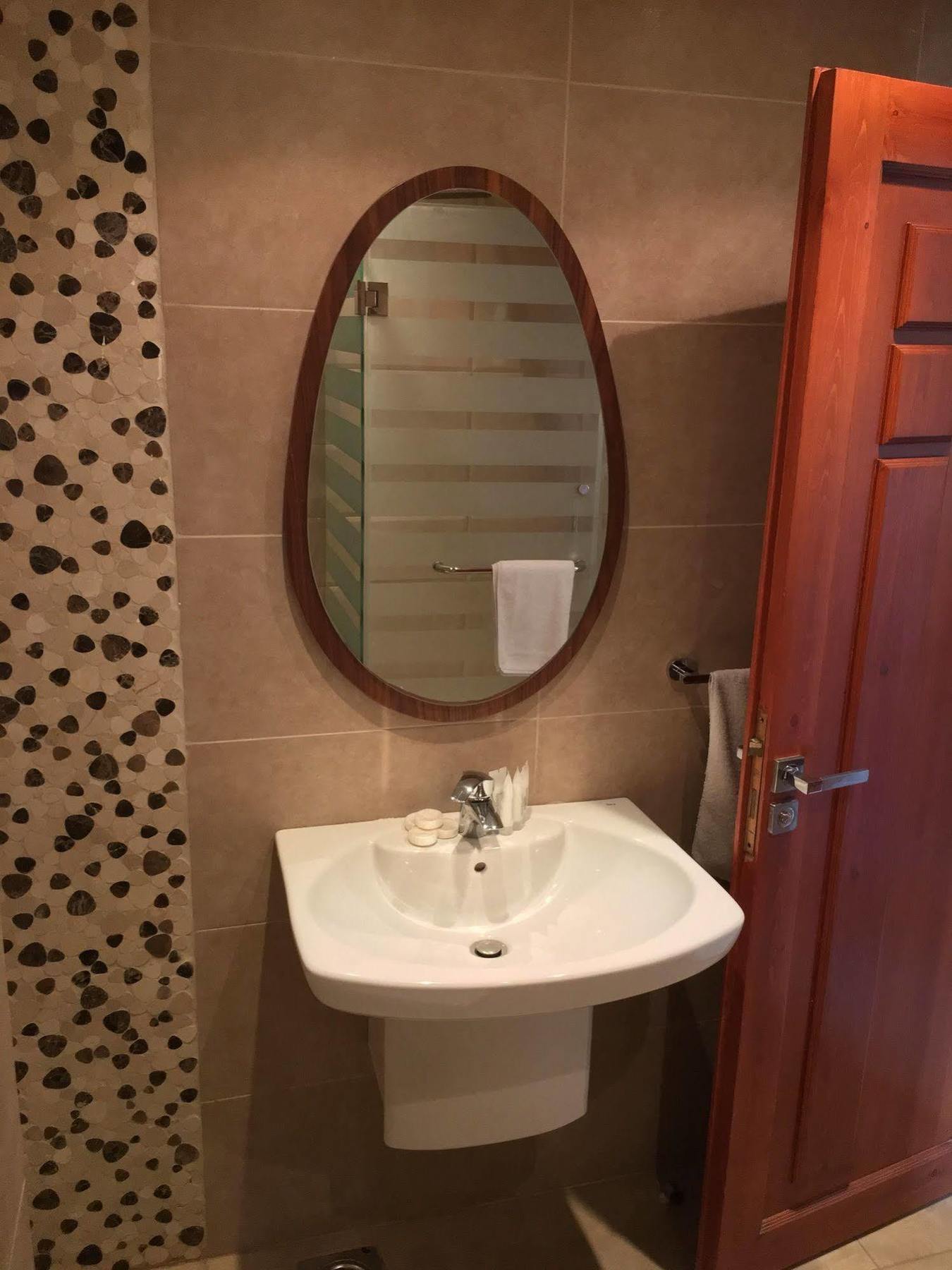 Sawary Beach Hotel 拜特龙 外观 照片